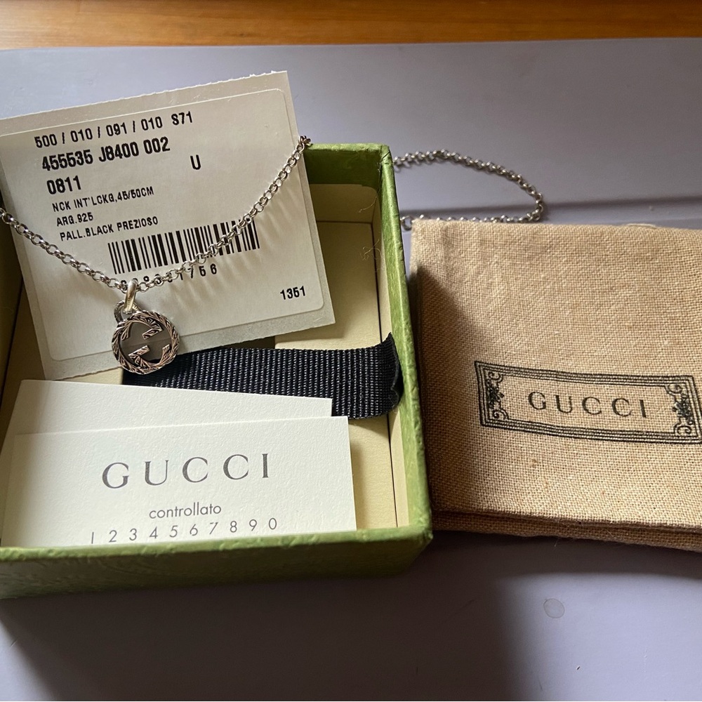 Gucci Interlocking G pendant necklace sterling silver